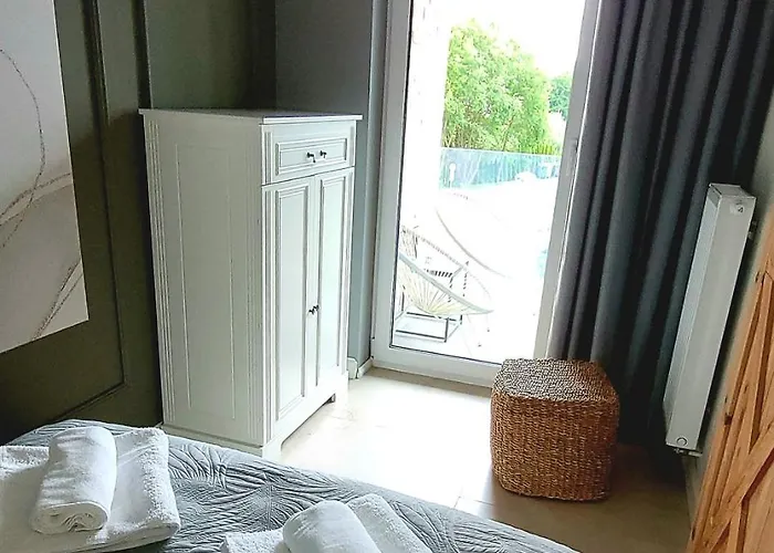 Kaya De Luxe 2 Z Basenem